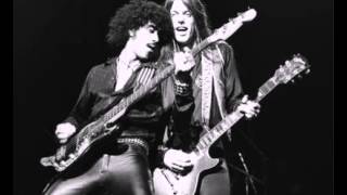 Watch Thin Lizzy Johnny video