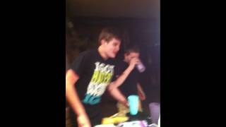 2 teenagers eating hottest pepper in the world! Funniest ever