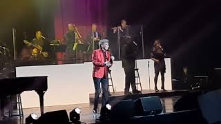 Can't Smile Without You - Barry Manilow @ The Dunken Donuts Center