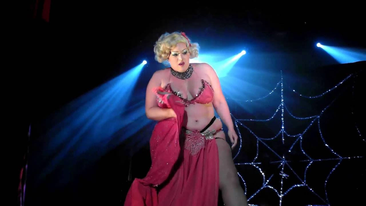 Коко Ла Дус Танцует Бурлеск – Дора Или Сексуальные Неврозы Наших Родителей 2023