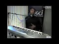image Jamie Foxx Sings To Bionc Foxx