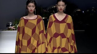 #Fashion #Runway #Chinafashionweek 蕾沃尔·庄淦然：兔绒服饰体验热潮 Ss2024 中国国际时装周