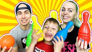 Learn Colors Finger Family Song. Pretend Play Color Bowling