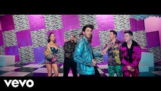 Смотреть клип Sebastian Yatra - Runaway ft. Daddy Yankee, Natti Natasha & Jonas Brothers