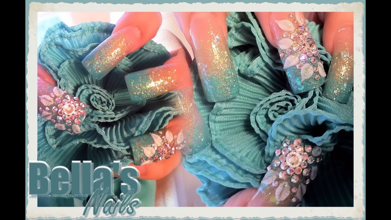 diseños de uñas con piedras swarovski