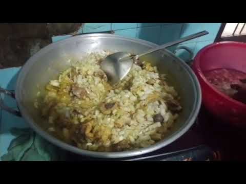 MASAK ANAK PISANG SAMA AYAM KAMPUNG( DI KAMI NAMANYA MASAK UMBUT PISANG)