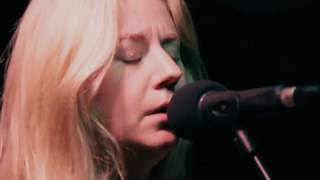 Watch Joanne Shaw Taylor Wild Is The Wind video