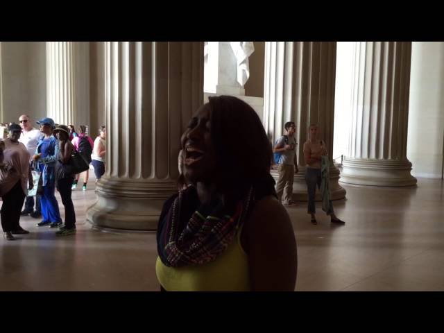 Woman’s Impromptu Performance Of Star Spangled Banner At Lincoln Memorial - Video