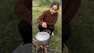 Single Mom Slow Survival In Forest