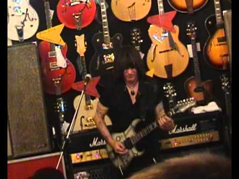 Michael Angelo Batio - live at Guitar Shop Berlin - Dream Theater meets Metallica