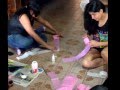 Buscando a máximo y las niñas haciendo figuras