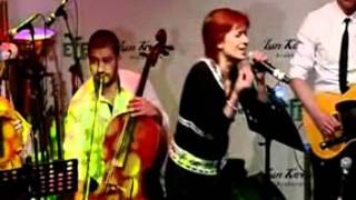 Işın Karaca & Yıldız Tilbe - Tapılacak Kadın Babylon Lansman Konseri