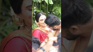 മളവക ജയറമനറ തലമലയൽ ഉമമ കടതത വരൻ നവനത Malavika Jayaram Weds Navaneeth