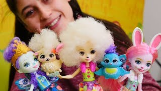Enchantimals Bebekleri Piknikte Eğleniyorlar. Kız Evcilik Oyunları