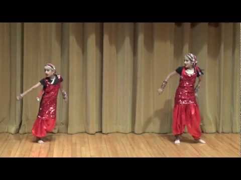 Bhumbro Bumbro dance performance
