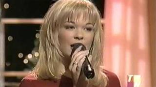 Watch Leann Rimes The Christmas Song video