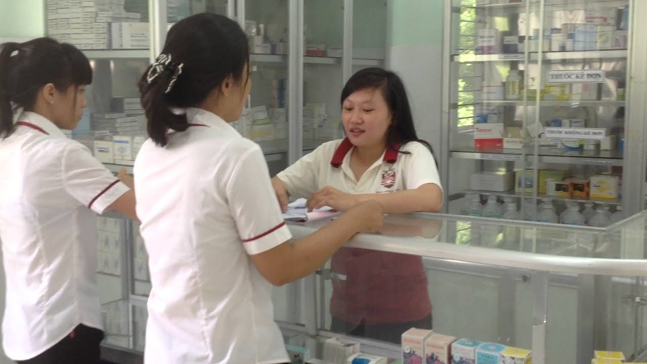 Trung cấp y khoa tuyển sinh dược sĩ thực hành nhà thuốc