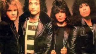 Watch Quiet Riot Beggars And Thieves video