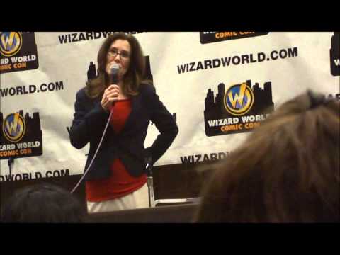 Mary McDonnell New Orleans Comic Con Part 3
