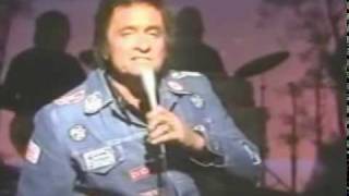 Watch Johnny Cash Look At Them Beans video