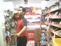 image Karyawan Alfamart Lagi Menggila