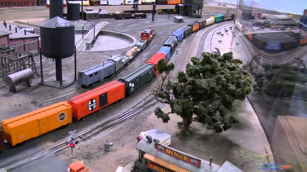 HO Scale Model Train 27 - YouTube