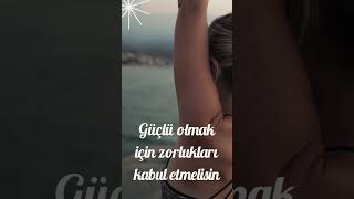 Sahilde Yürüyen Kadın Motivasyon