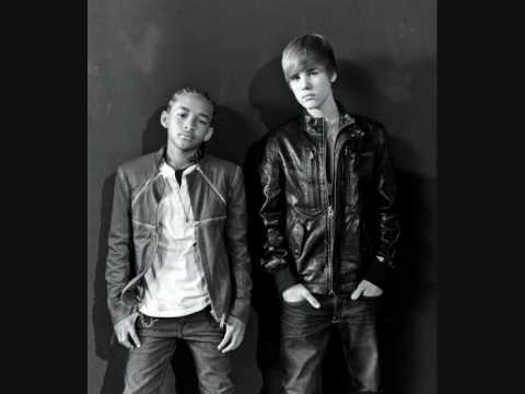 Image of Chris Brown, Justin Bieber, Usher and More Perform at 2012 Billboard Music Awards (Video)
