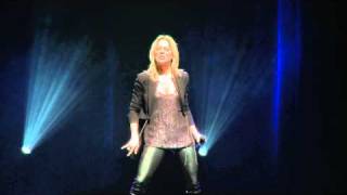 Véronic Dicaire Imite Céline Dion à L 39 Olympia Véronic Dicaire Imite Céline Dion à L 39 Olympia