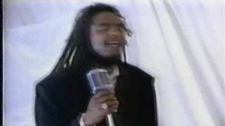 Watch Maxi Priest Groovin In The Midnight video