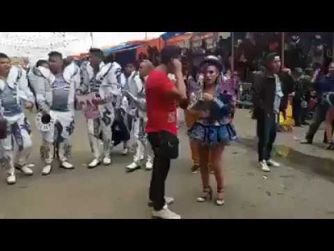 LE PIDE MATRIMONIO EN EL CARNAVAL DE.ORURO BOLIVIA