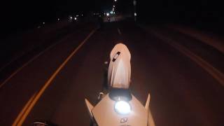 Gece Arkadaslarla Tek Teker Wheelies Suzuki