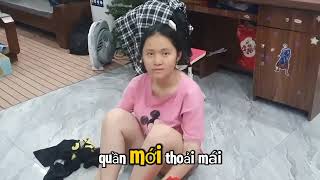 Khoảnh Khắc Giản Dị Tại Nhà Thử Quần Áo Mới Thật Dễ Thương