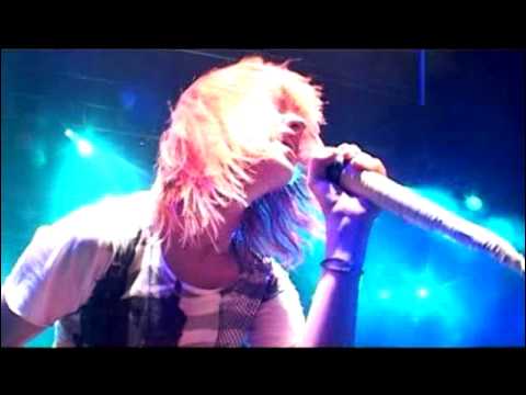 Paramore - Let The Flames Begin (Live in London) [mvi riot!]
