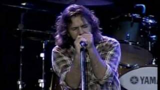 Watch Pearl Jam I Believe In Miracles video