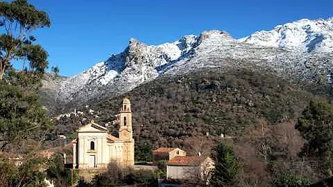 Quel langue parle la Corse ?
