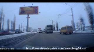 Видео Дтп 15.02.2012 Волгоград, проспект университетский от autoblog34, Университетский проспект, Волгоград, Россия