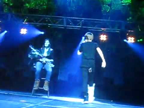 justin bieber one less lonely girl live. one less lonley girl nov get