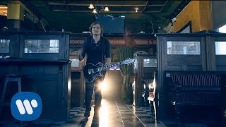 Watch Frankie Ballard A Buncha Girls video