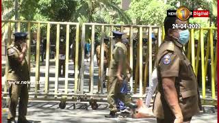 Roadblocks around President's Office in Colombo