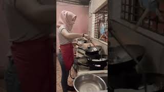 Awek Memasak