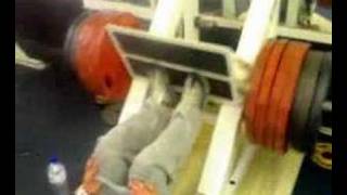 180kg (396lbs) and 200kg (441lbs) squats by 20 year old
