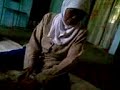 image Pijat Unik Nenek Supiah Sambil Mengeluarkan Sendauan Yang Aneh