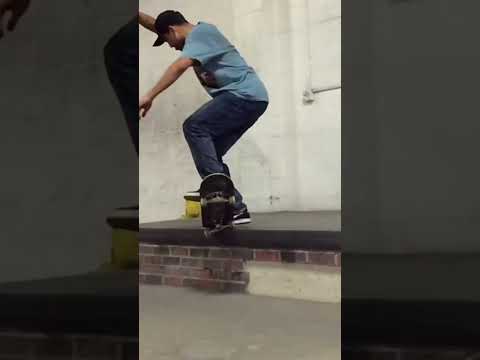 Nollie crook nollie inward heelflip out