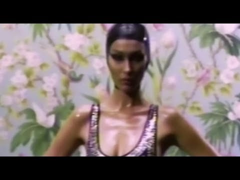 Bella Hadid ATTACKED By Body Shamers For Being Too Thin!