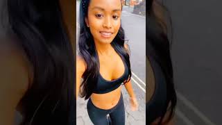 Putri Cinta Modelo Indonesia Sesión De Modelaje