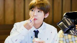 V reaction of the Most Handsome Faces of 2017 || Reaksi V menjadi lelaki tertampan 2017