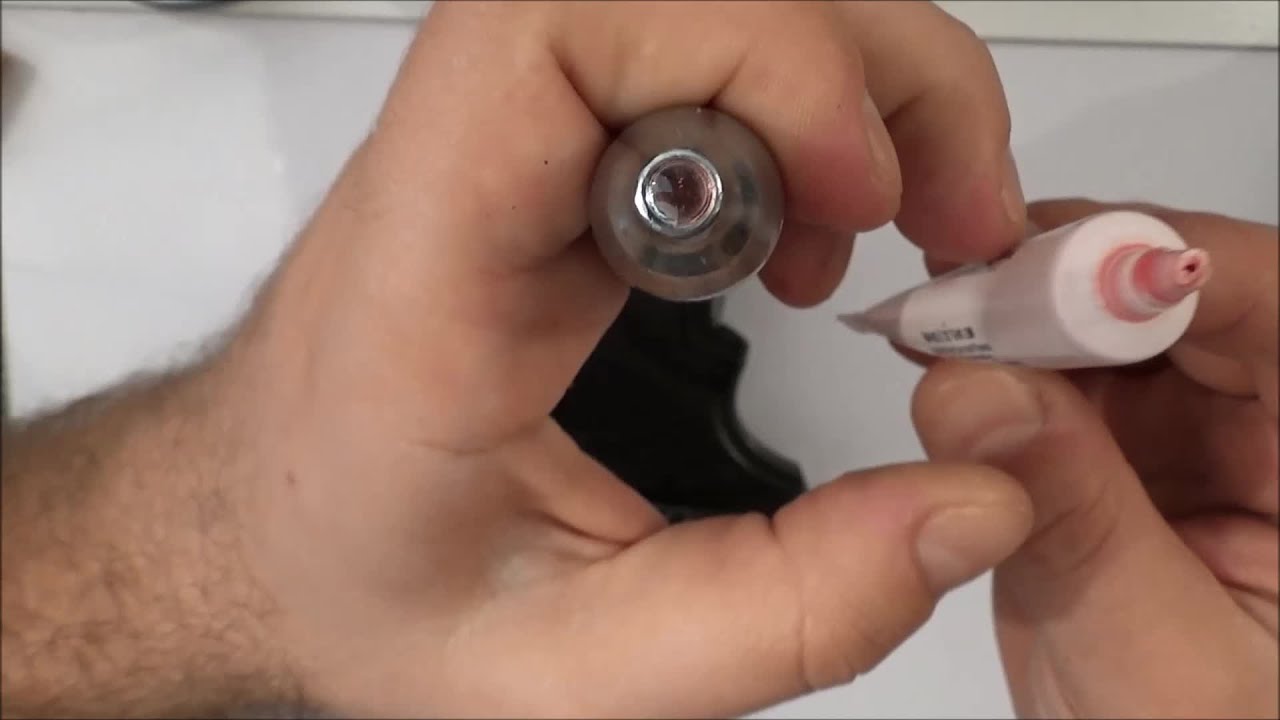 How to replace Co2 cartridge in air gun ?