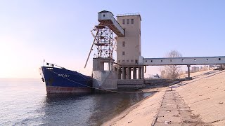 Видео Теплая зима позволила Волгоградскому элеватору начать отгрузку зерна на экспорт в январе от ГТРК "Волгоград-ТРВ". "Волгоград 24", Урожайная улица, Ростов-на-Дону, Россия