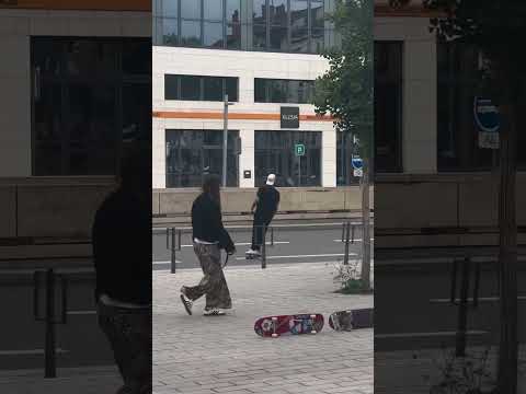 Aurelien Giraud huge kickflip!